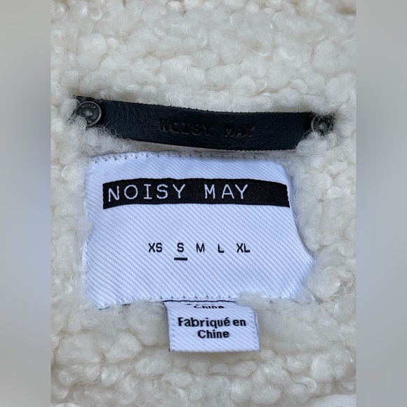 Noisy May sherpa cream cropped boxy style  size small jacket - Picture 3 of 10